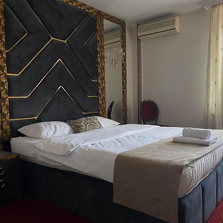 Hotel Stari Krovovi Veternik Dış mekan fotoğraf