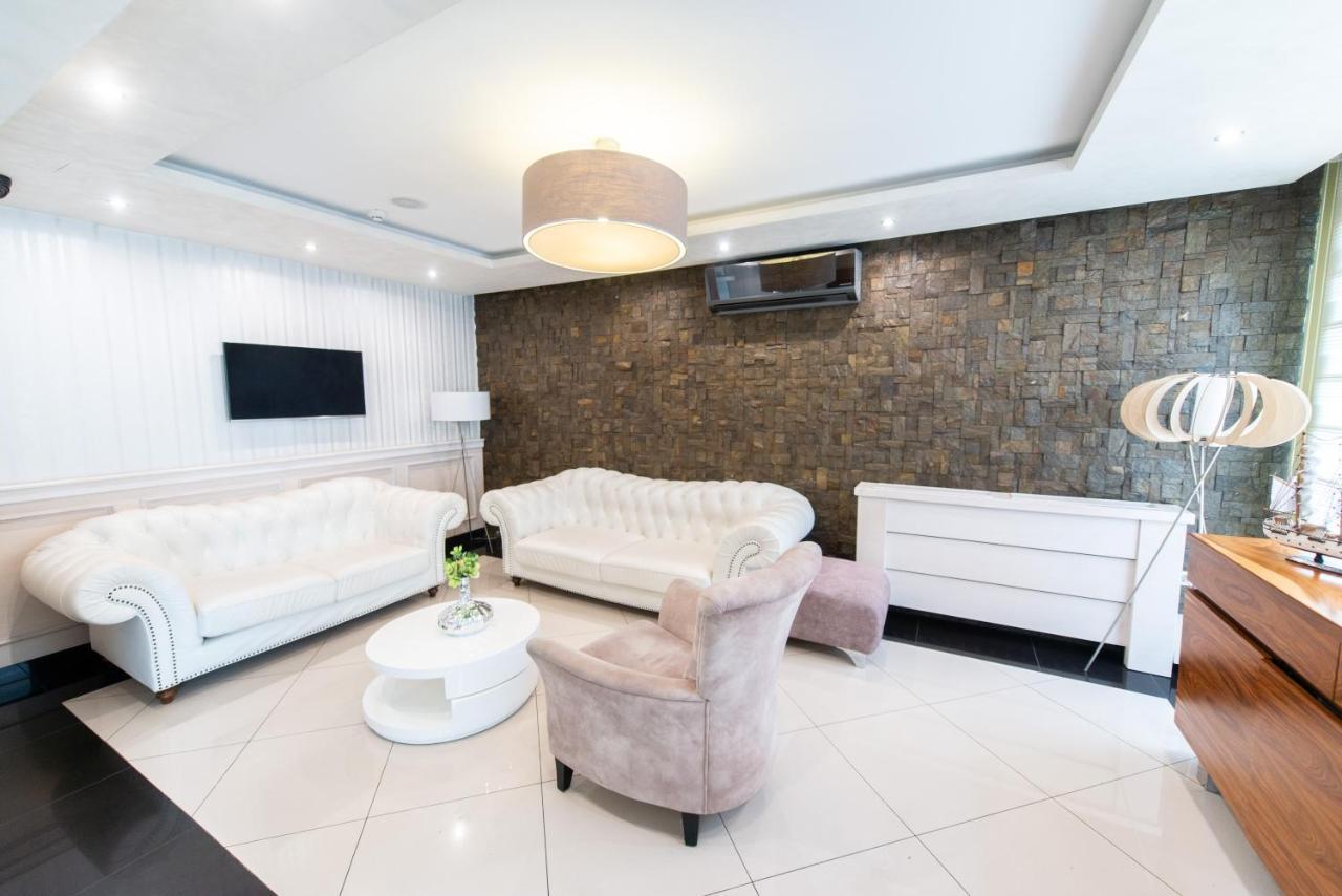 Hotel Stari Krovovi Veternik Dış mekan fotoğraf