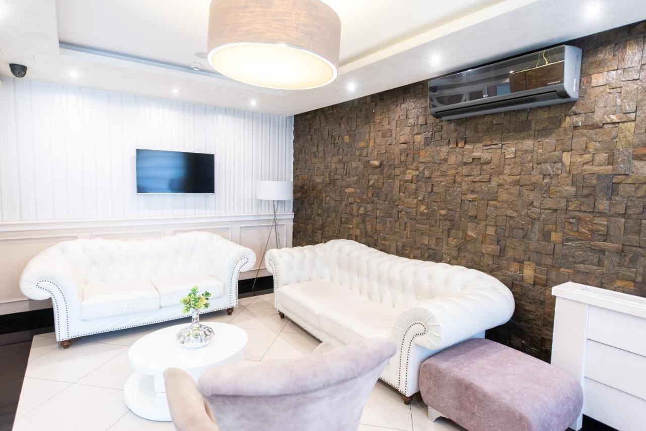 Hotel Stari Krovovi Veternik Dış mekan fotoğraf