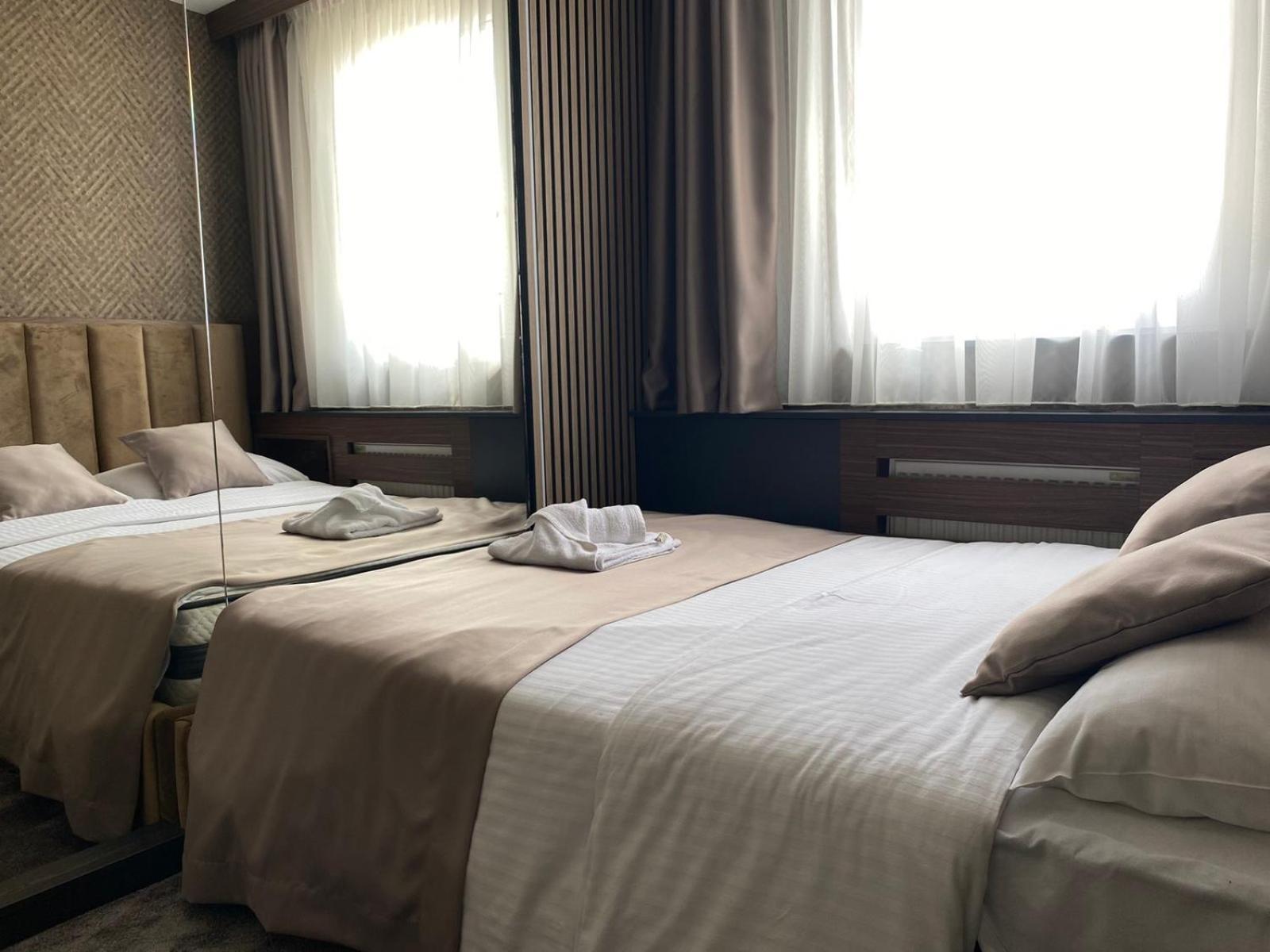 Hotel Stari Krovovi Veternik Dış mekan fotoğraf