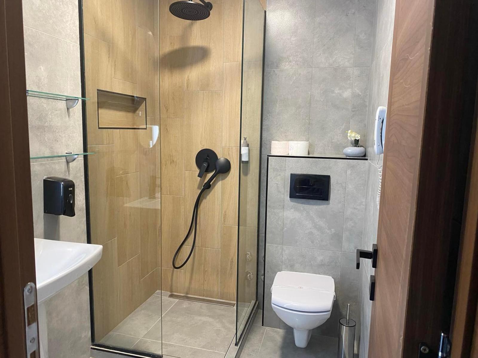 Hotel Stari Krovovi Veternik Dış mekan fotoğraf