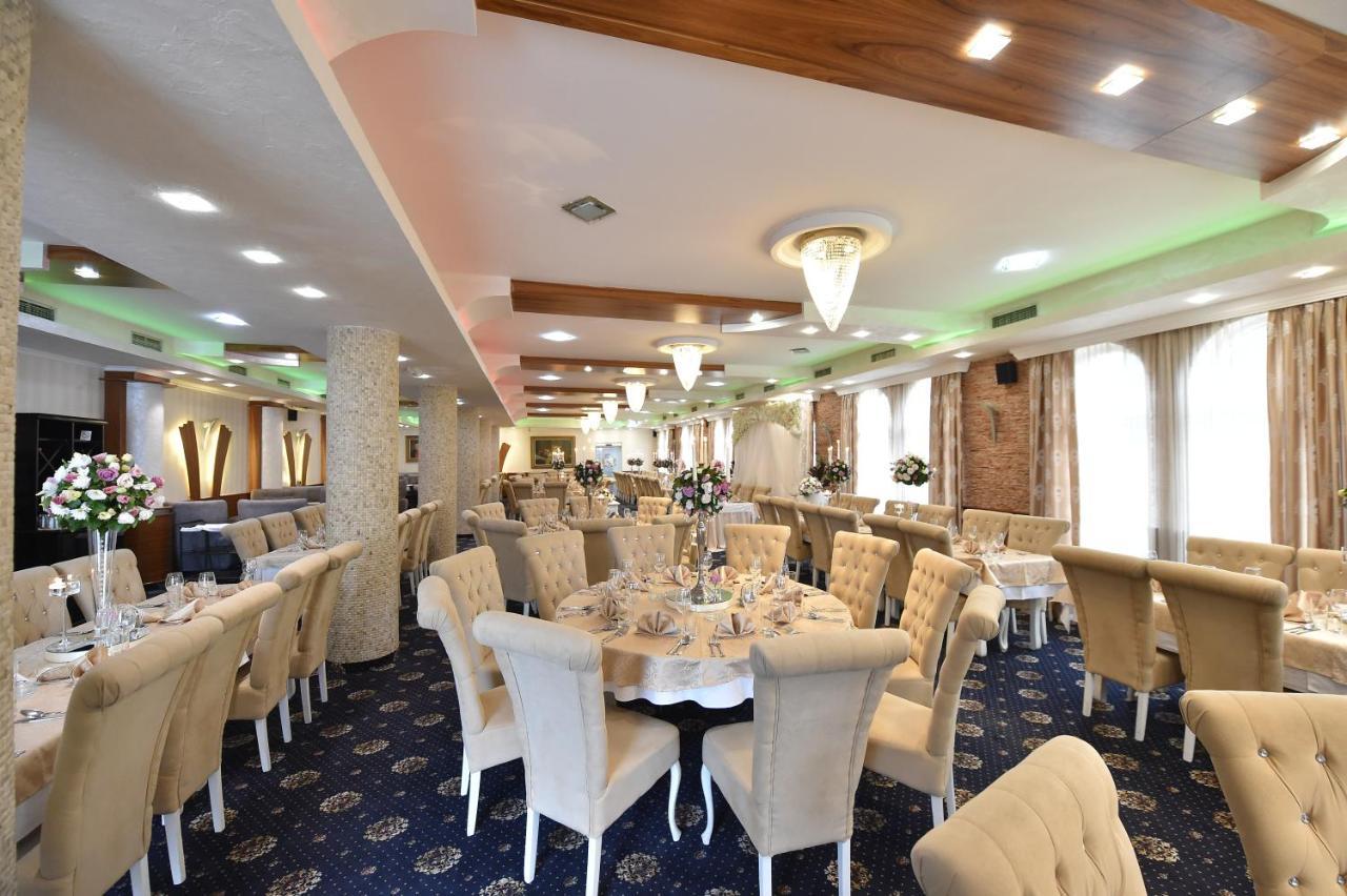 Hotel Stari Krovovi Veternik Dış mekan fotoğraf