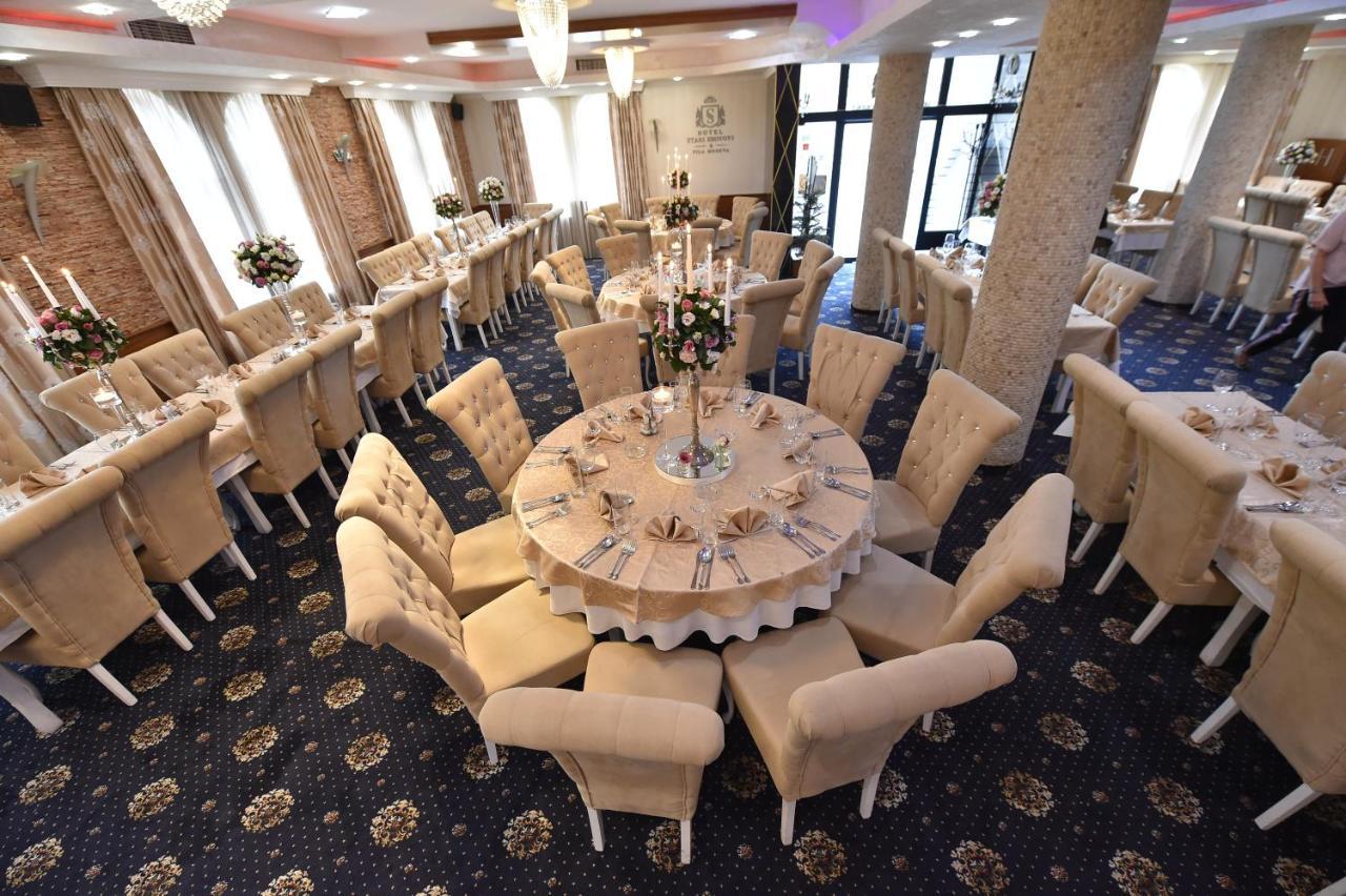 Hotel Stari Krovovi Veternik Dış mekan fotoğraf